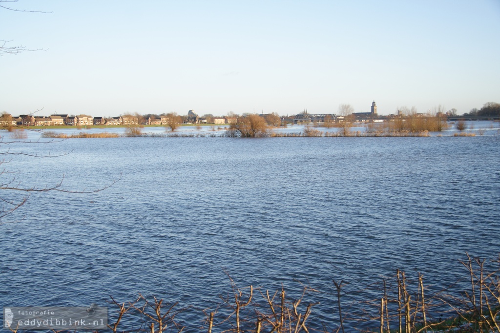 2010-12-15 Zicht op Deventer bij hoog water 009